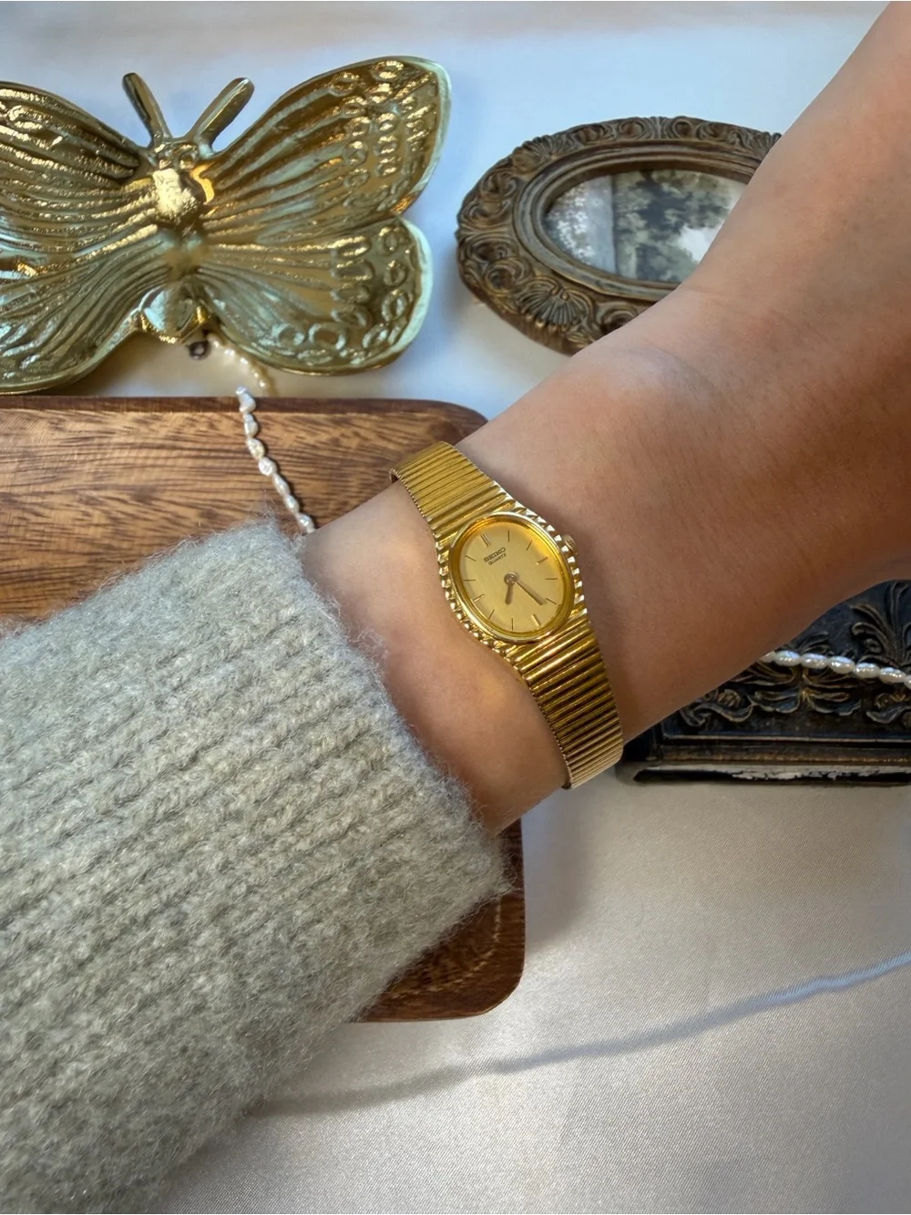 GOLD TONE SEIKO WOMAN WATCH OVAL DIAL